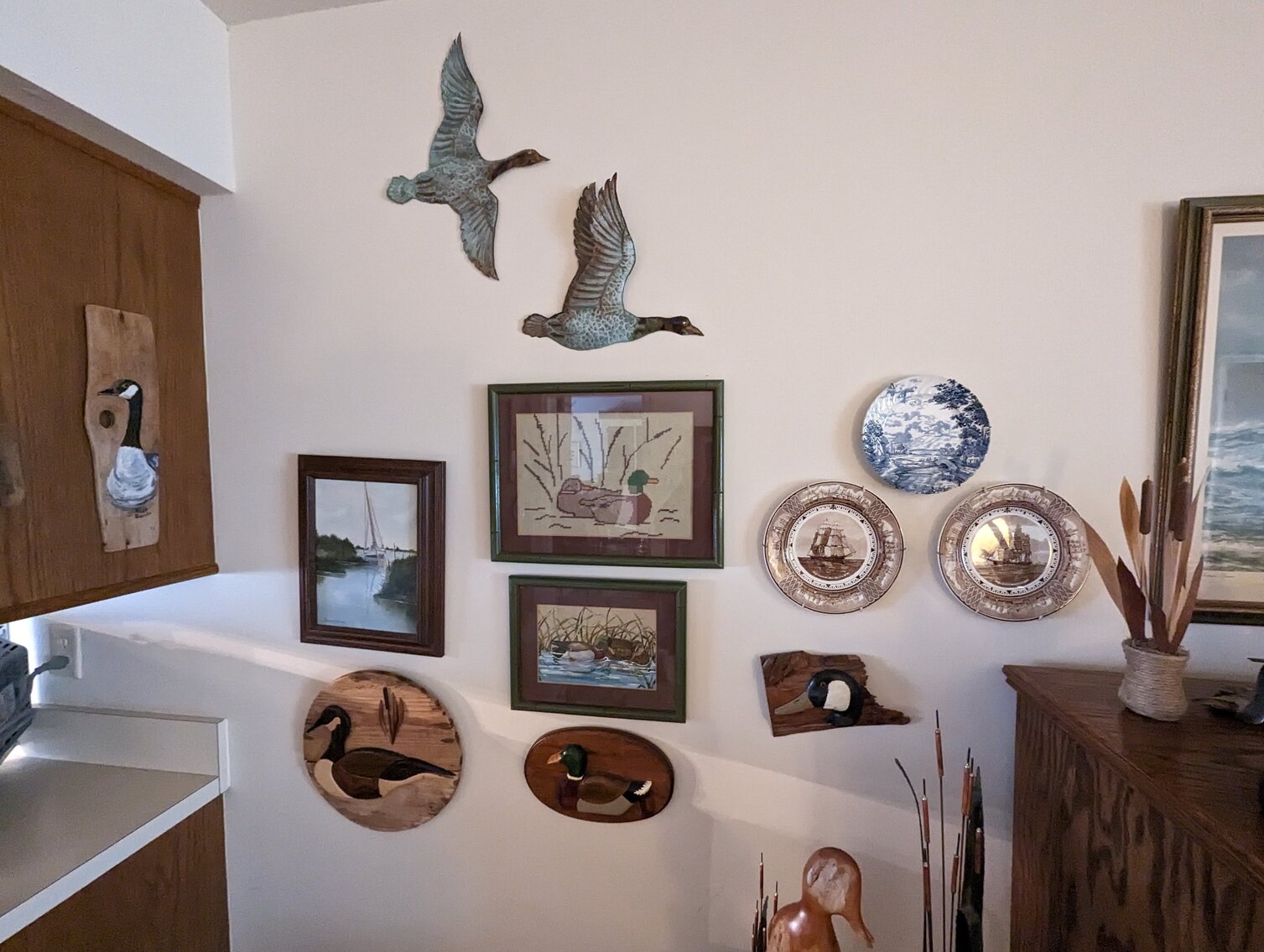 Image for 2 BR, 2.5 BA BRICK RANCHER WADE PORCELAIN MINI FIGURINES, DECOYS, CHINA, FURNITURE, GLASSWARE, ANTIQUES, COLLECTIBLES, COSTUME JEWLERY, HOUSEHOLD ITEMS