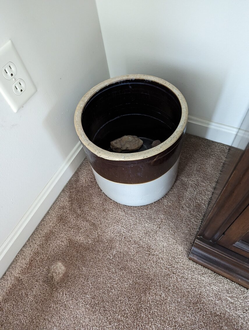 Image for 2 BR, 2.5 BA BRICK RANCHER WADE PORCELAIN MINI FIGURINES, DECOYS, CHINA, FURNITURE, GLASSWARE, ANTIQUES, COLLECTIBLES, COSTUME JEWLERY, HOUSEHOLD ITEMS