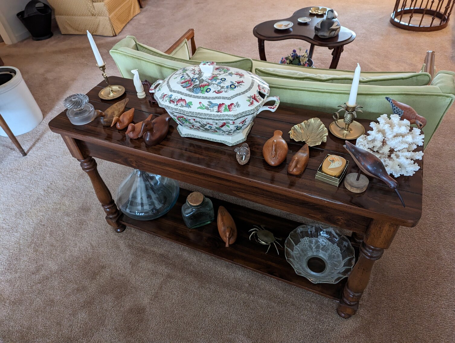 Image for 2 BR, 2.5 BA BRICK RANCHER WADE PORCELAIN MINI FIGURINES, DECOYS, CHINA, FURNITURE, GLASSWARE, ANTIQUES, COLLECTIBLES, COSTUME JEWLERY, HOUSEHOLD ITEMS