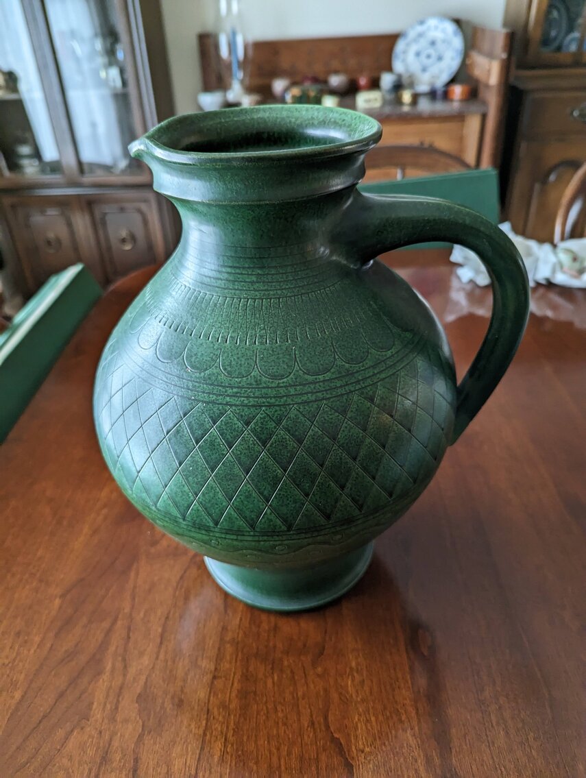 Image for 2 BR, 2.5 BA BRICK RANCHER WADE PORCELAIN MINI FIGURINES, DECOYS, CHINA, FURNITURE, GLASSWARE, ANTIQUES, COLLECTIBLES, COSTUME JEWLERY, HOUSEHOLD ITEMS