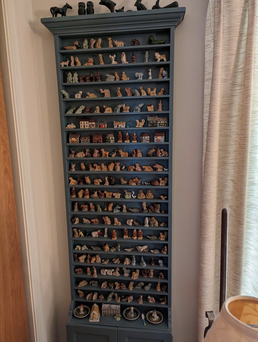 Image for 2 BR, 2.5 BA BRICK RANCHER WADE PORCELAIN MINI FIGURINES, DECOYS, CHINA, FURNITURE, GLASSWARE, ANTIQUES, COLLECTIBLES, COSTUME JEWLERY, HOUSEHOLD ITEMS