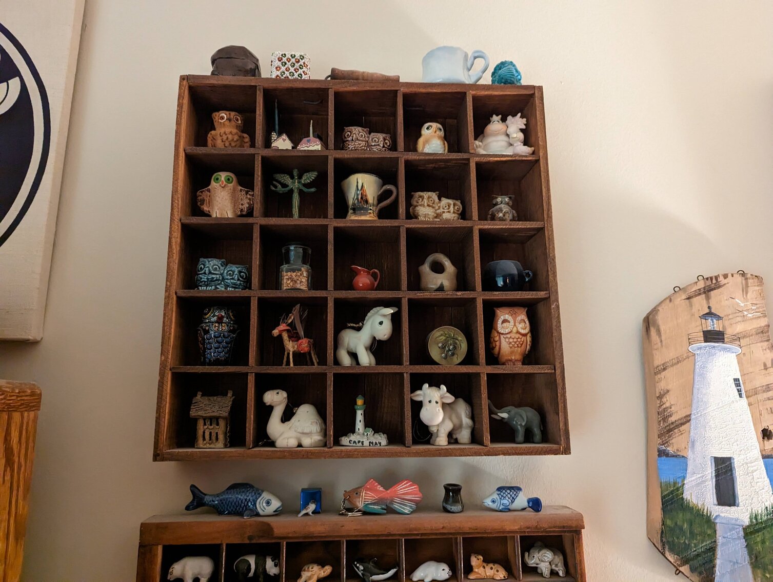 Image for 2 BR, 2.5 BA BRICK RANCHER WADE PORCELAIN MINI FIGURINES, DECOYS, CHINA, FURNITURE, GLASSWARE, ANTIQUES, COLLECTIBLES, COSTUME JEWLERY, HOUSEHOLD ITEMS