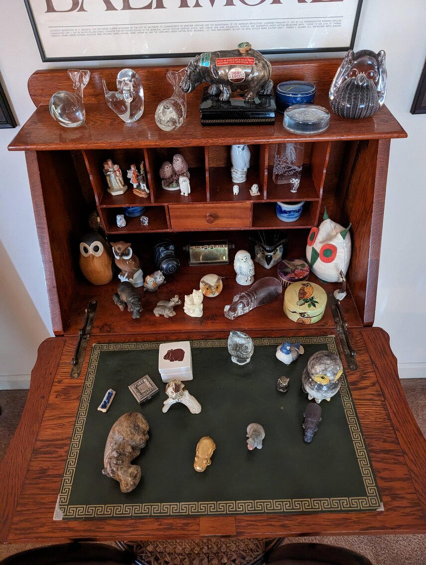 Image for 2 BR, 2.5 BA BRICK RANCHER WADE PORCELAIN MINI FIGURINES, DECOYS, CHINA, FURNITURE, GLASSWARE, ANTIQUES, COLLECTIBLES, COSTUME JEWLERY, HOUSEHOLD ITEMS