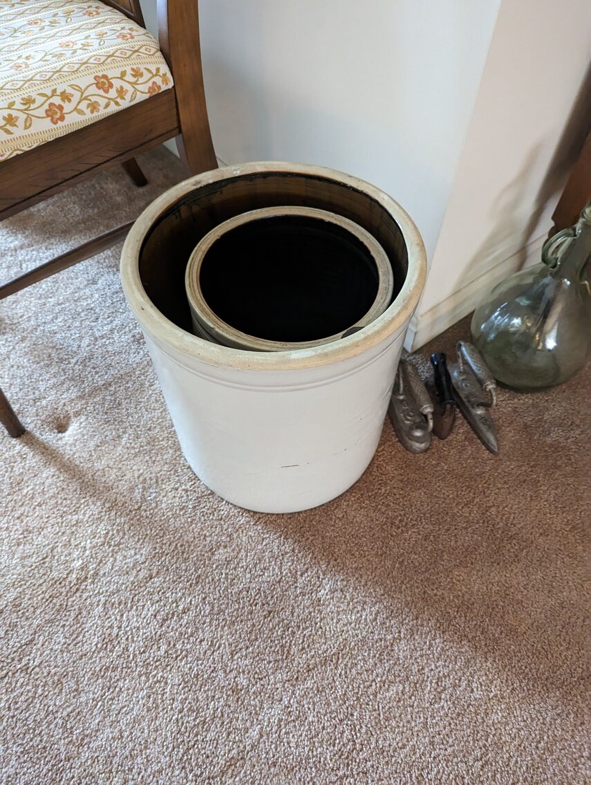 Image for 2 BR, 2.5 BA BRICK RANCHER WADE PORCELAIN MINI FIGURINES, DECOYS, CHINA, FURNITURE, GLASSWARE, ANTIQUES, COLLECTIBLES, COSTUME JEWLERY, HOUSEHOLD ITEMS