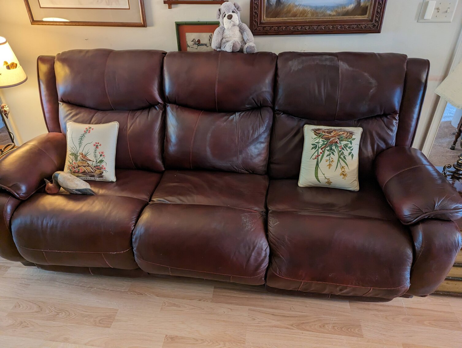 Image for 2 BR, 2.5 BA BRICK RANCHER WADE PORCELAIN MINI FIGURINES, DECOYS, CHINA, FURNITURE, GLASSWARE, ANTIQUES, COLLECTIBLES, COSTUME JEWLERY, HOUSEHOLD ITEMS