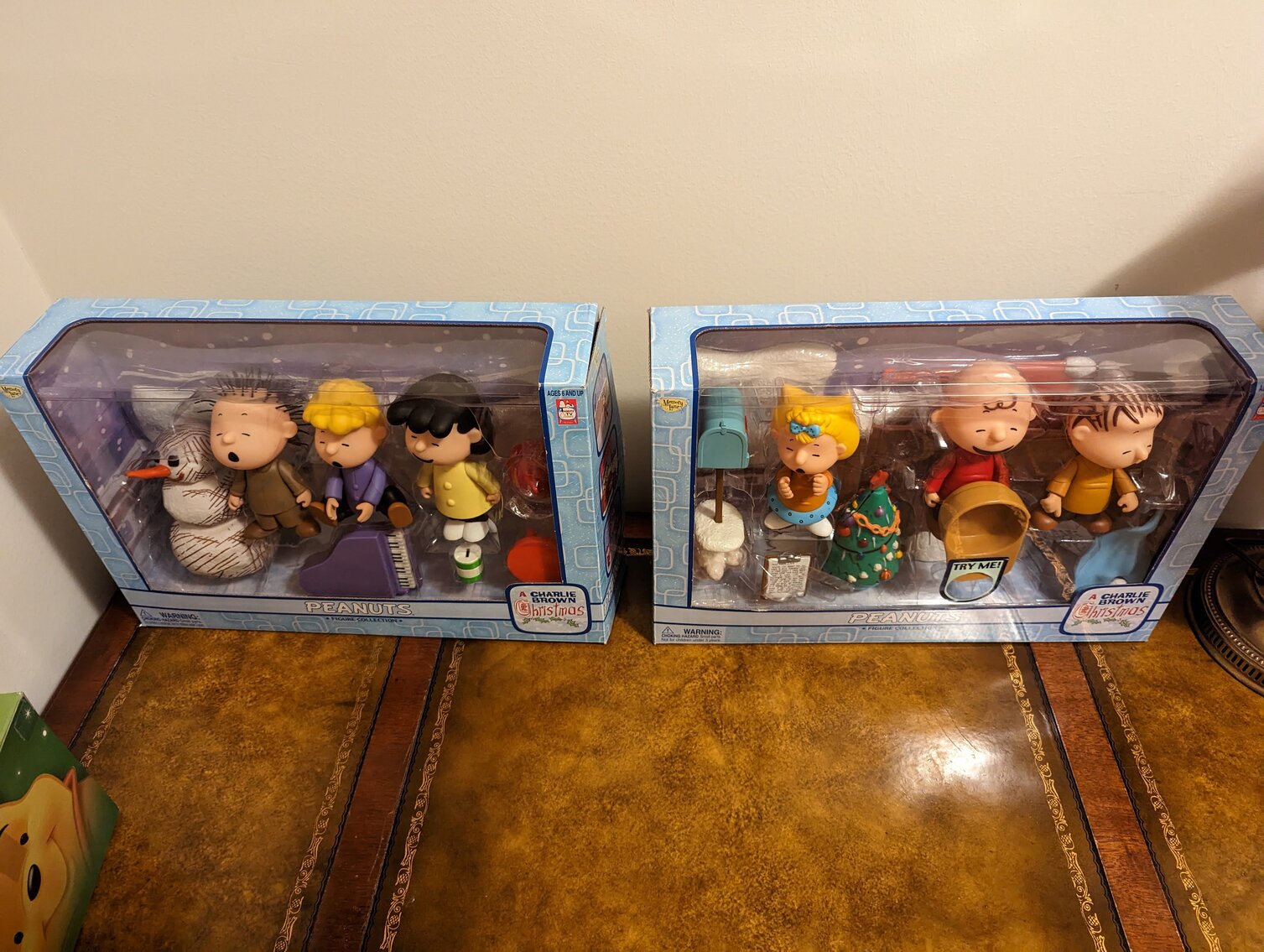 Image for 2 BR, 2.5 BA BRICK RANCHER WADE PORCELAIN MINI FIGURINES, DECOYS, CHINA, FURNITURE, GLASSWARE, ANTIQUES, COLLECTIBLES, COSTUME JEWLERY, HOUSEHOLD ITEMS