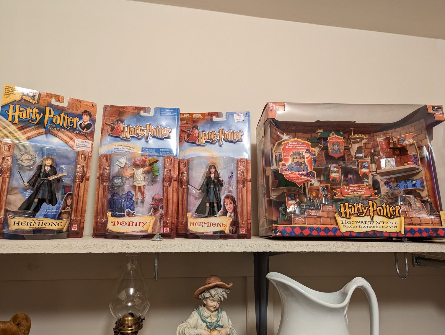 Image for 2 BR, 2.5 BA BRICK RANCHER WADE PORCELAIN MINI FIGURINES, DECOYS, CHINA, FURNITURE, GLASSWARE, ANTIQUES, COLLECTIBLES, COSTUME JEWLERY, HOUSEHOLD ITEMS