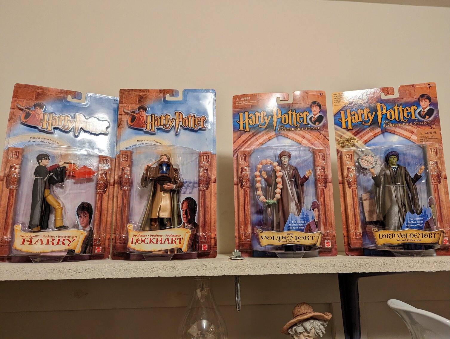 Image for 2 BR, 2.5 BA BRICK RANCHER WADE PORCELAIN MINI FIGURINES, DECOYS, CHINA, FURNITURE, GLASSWARE, ANTIQUES, COLLECTIBLES, COSTUME JEWLERY, HOUSEHOLD ITEMS