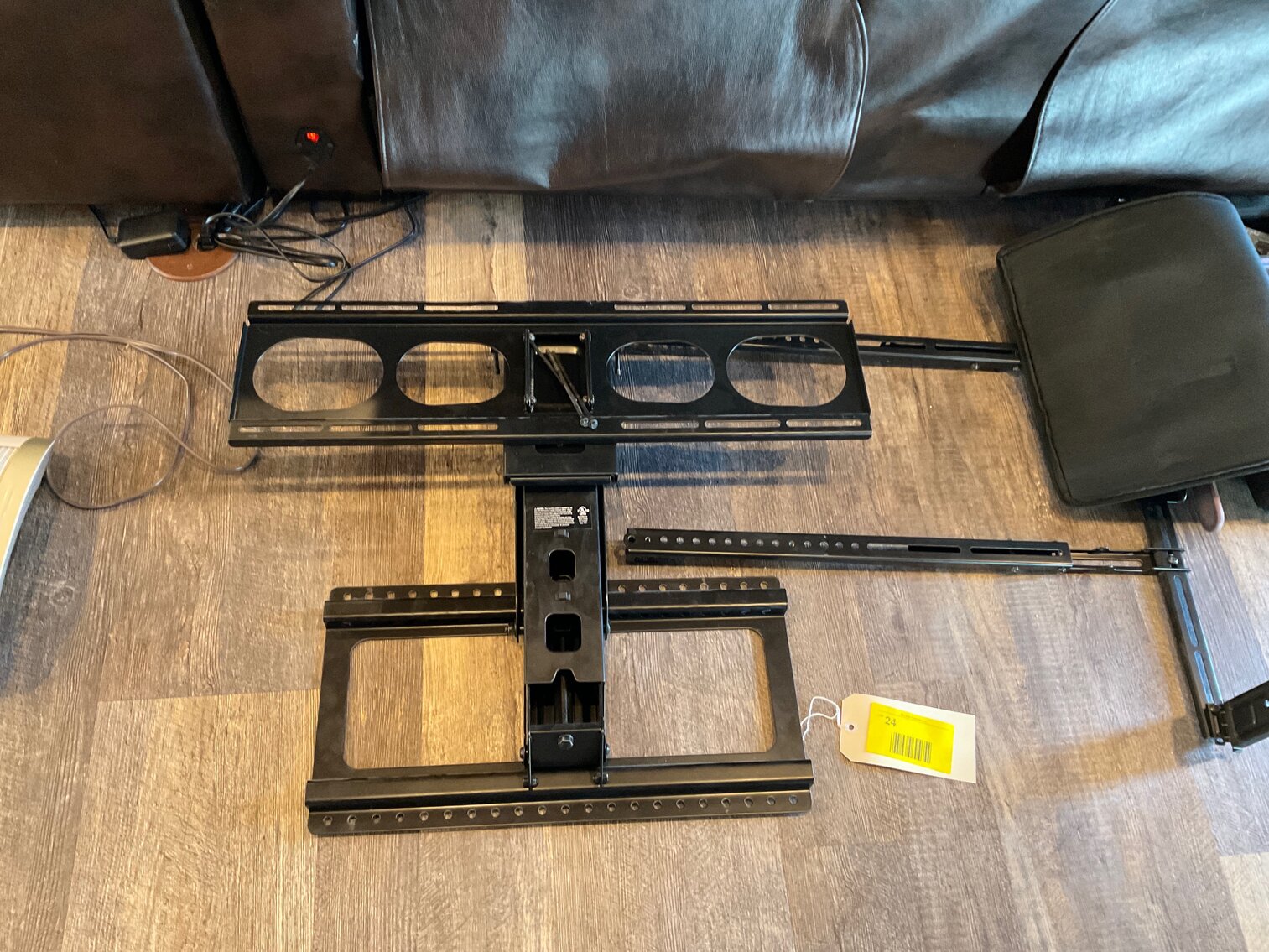 TV bracket for flatscreen
