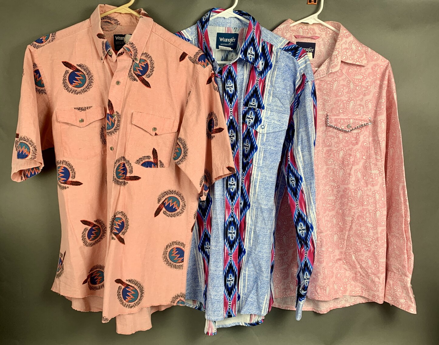 3 Wrangler Button-Down Mens Shirts - Appx M/L Long and Short Sleeve