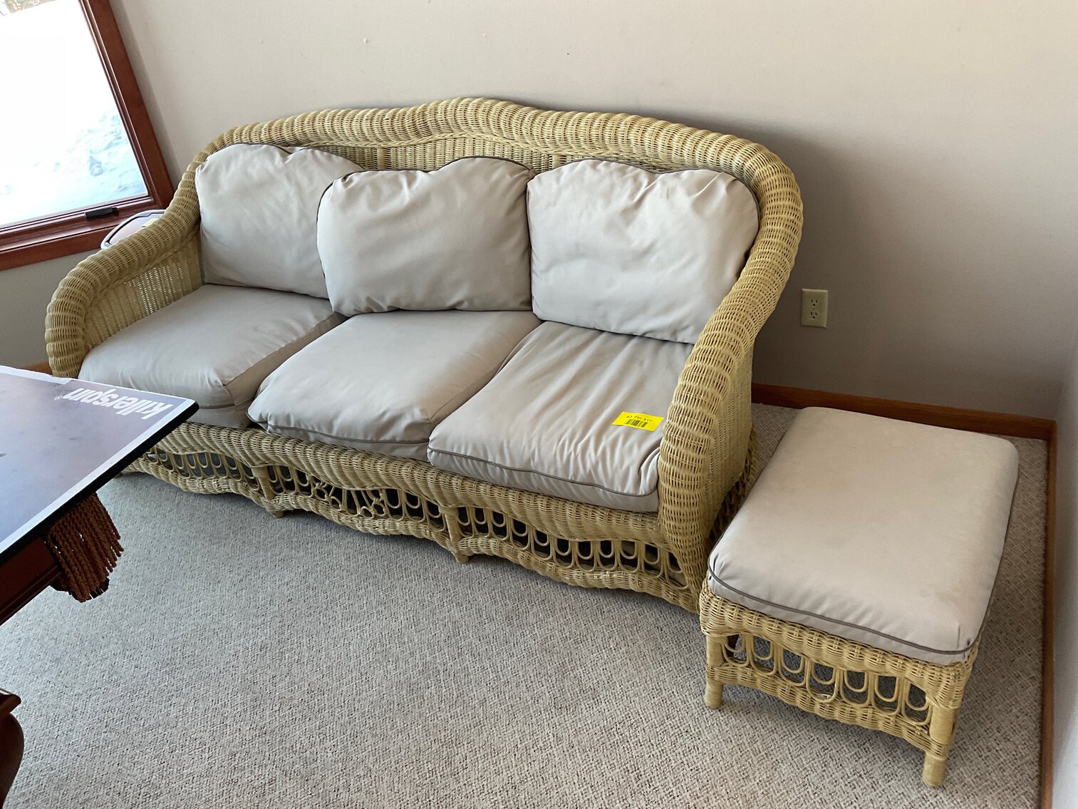 Five piece wicker set