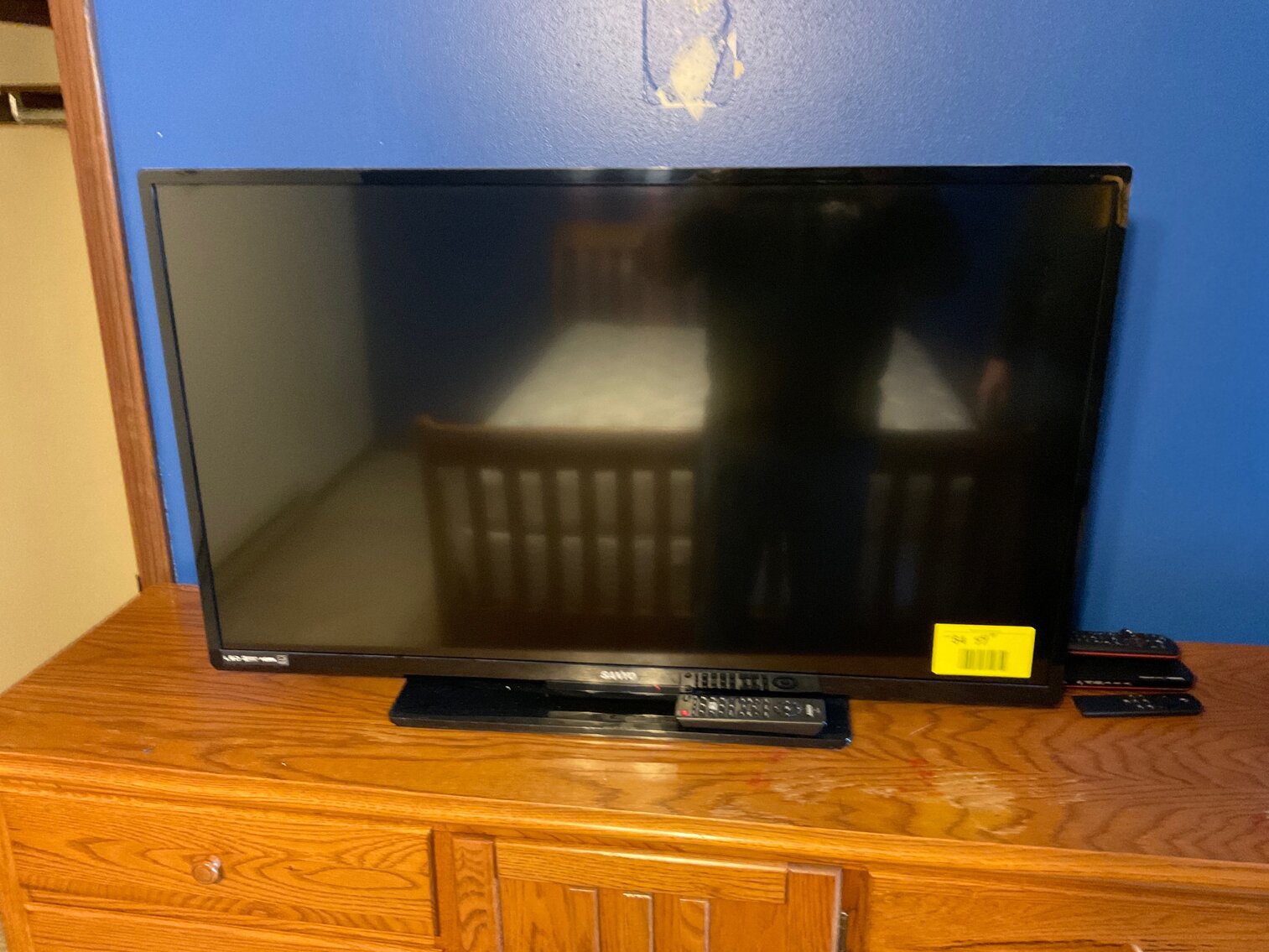 Sanyo 44” flatscreen TV