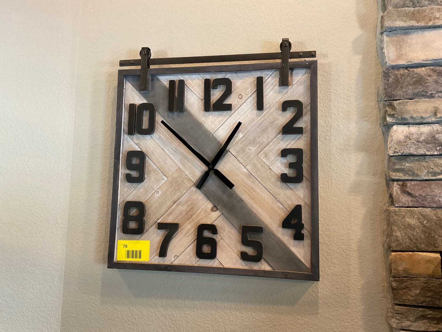 Clock on trolley hinges