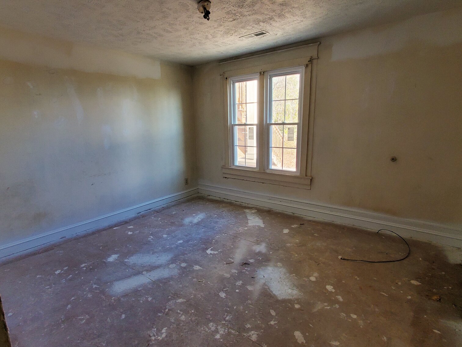 Bank Owned Auction Contractor Special Quadplex With Adjoining