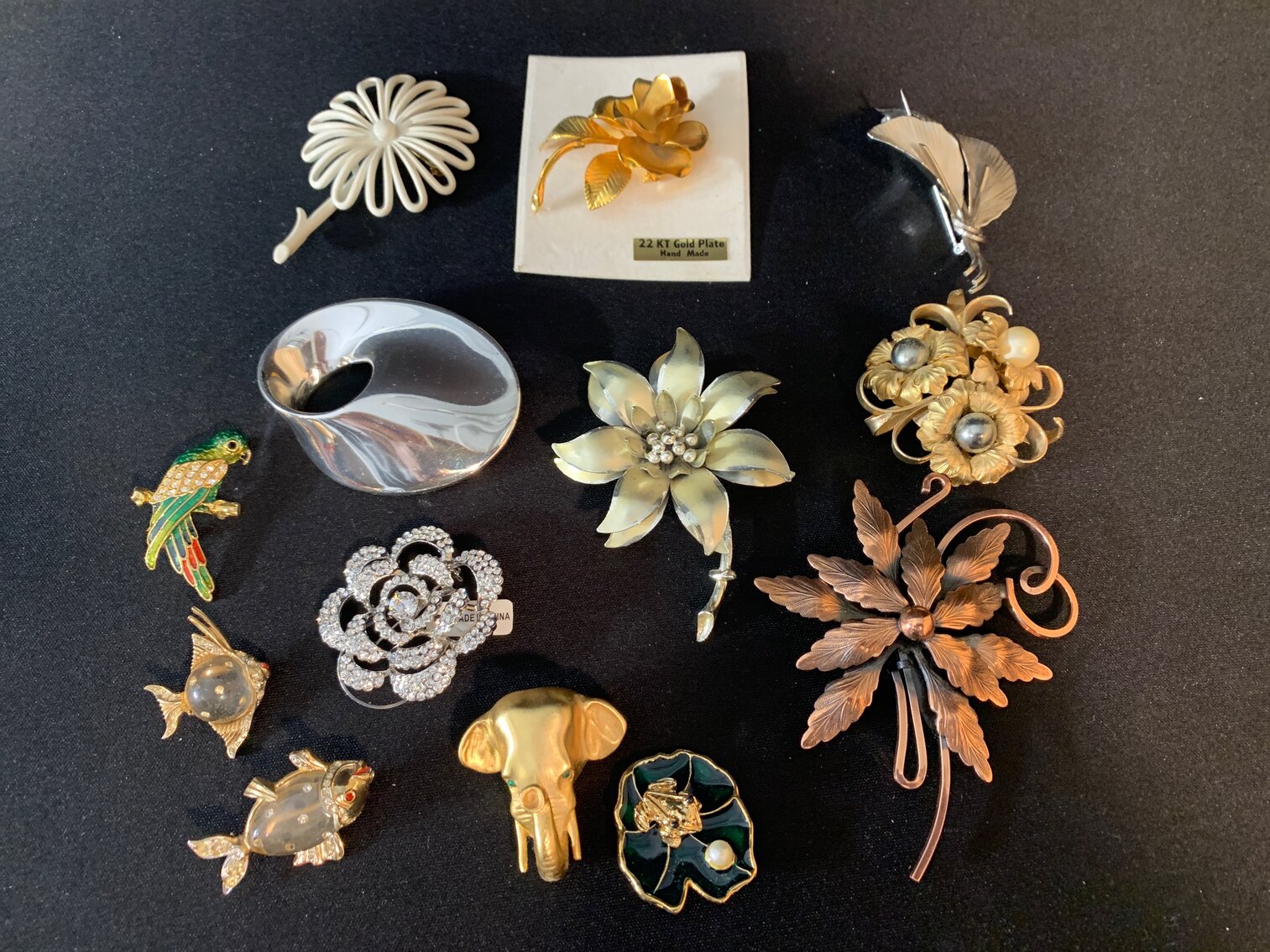 12 Broaches