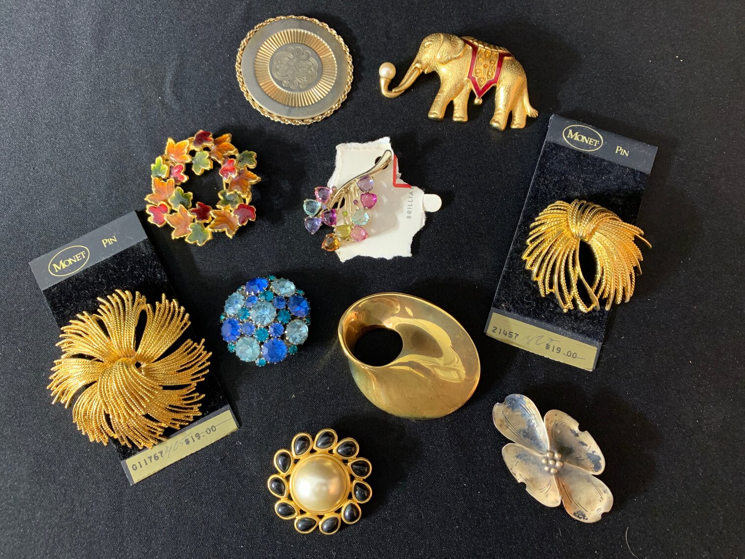 Assortment of 10 Broaches