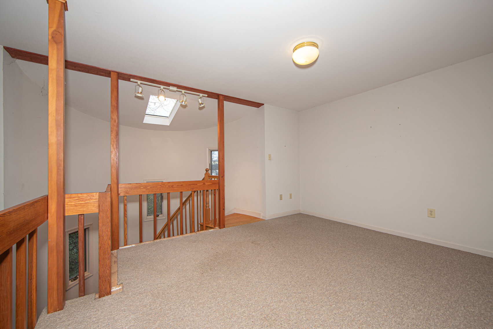 Waterfront Home 3 BR/2 BA 3,024 +/ sf Contemporary on 4.88