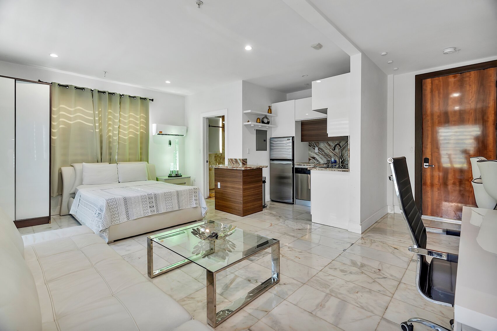 Image for United States Bankruptcy Auction - Miami Beach, FL