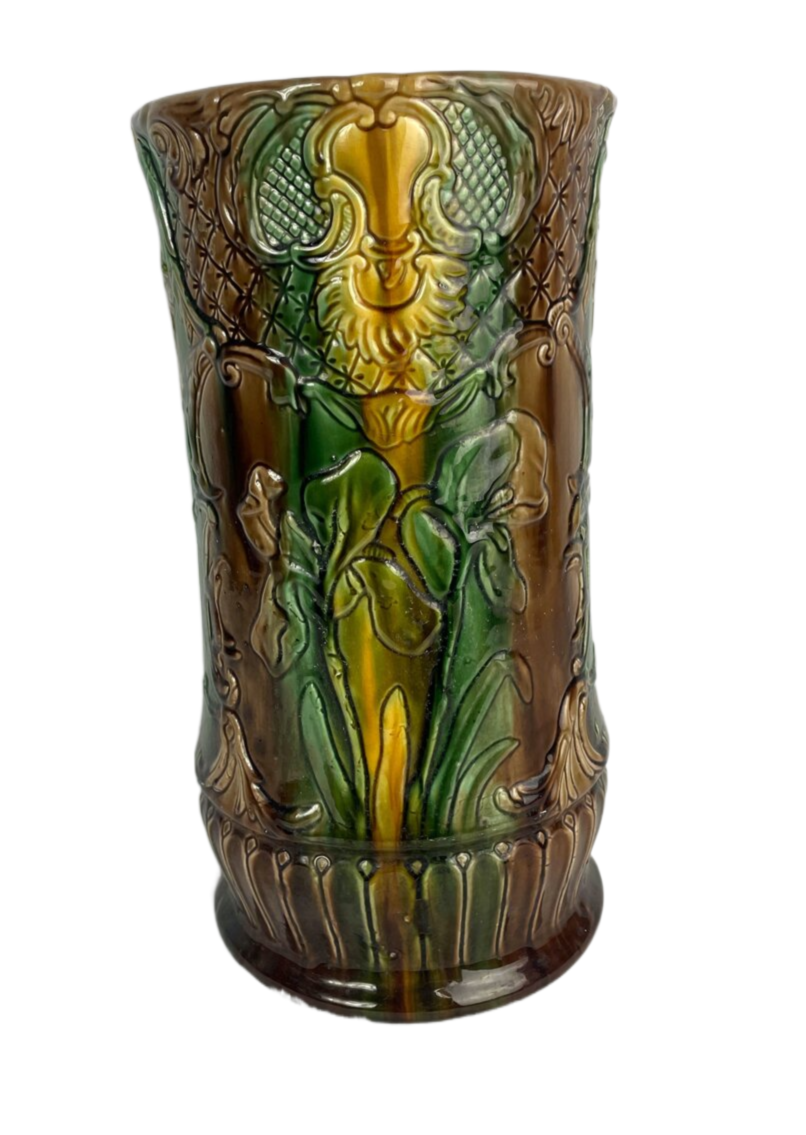 Image for Vintage Pottery, Art Glass, Designer Decor & More- Online Auction!