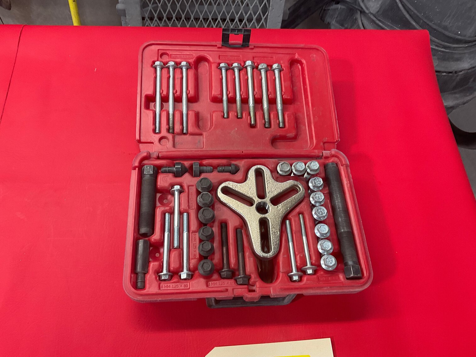 Mac grip bolt set puller