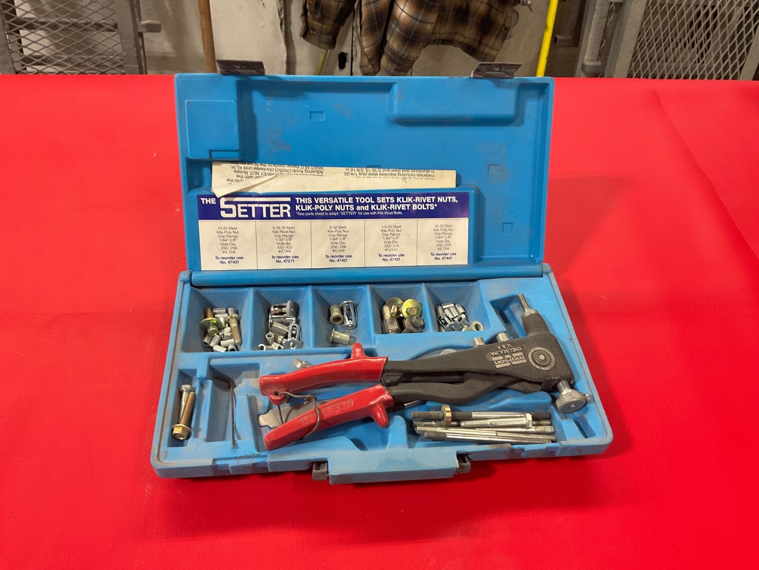 Rivet nut set