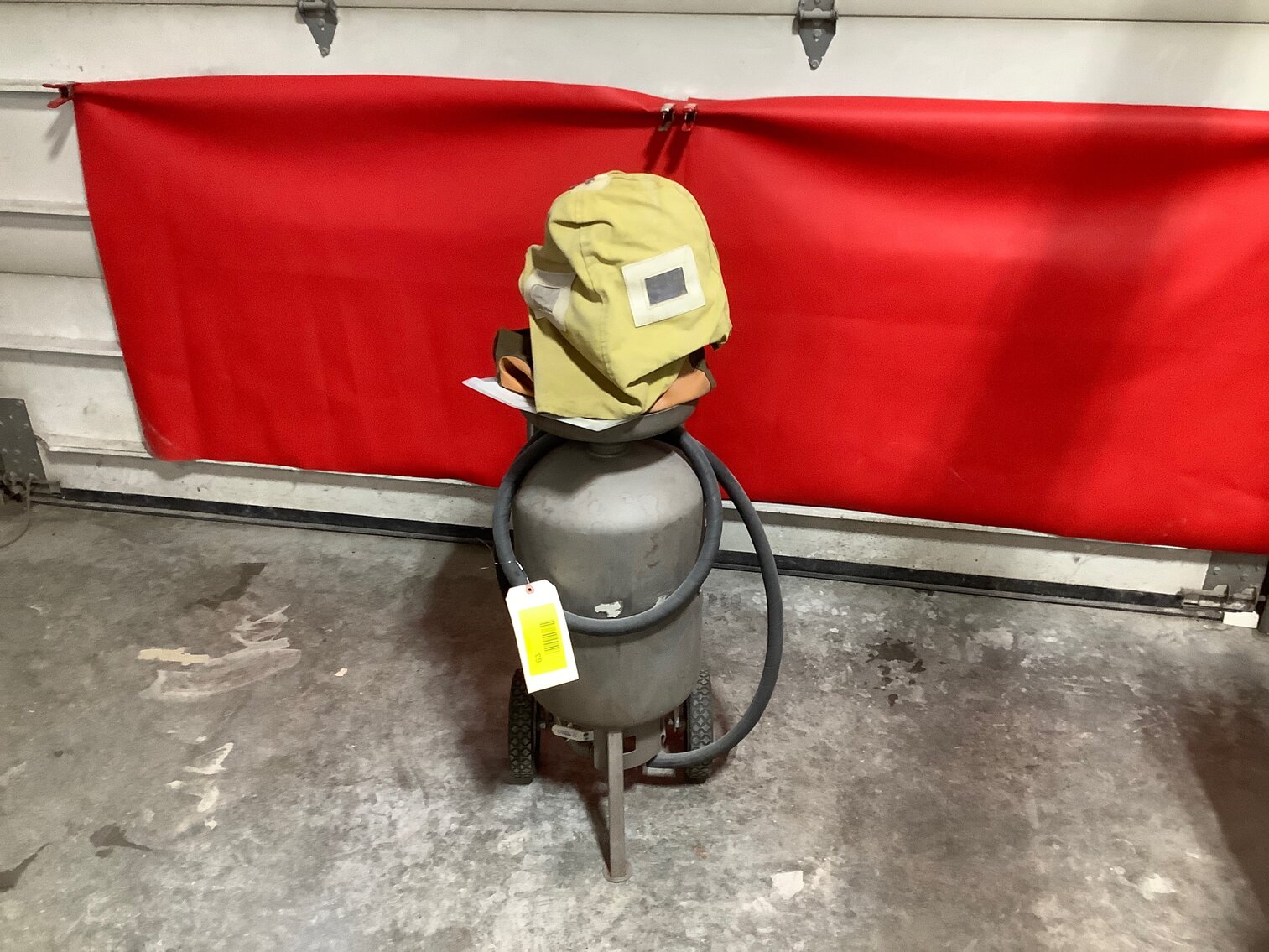 Sandblaster and hood