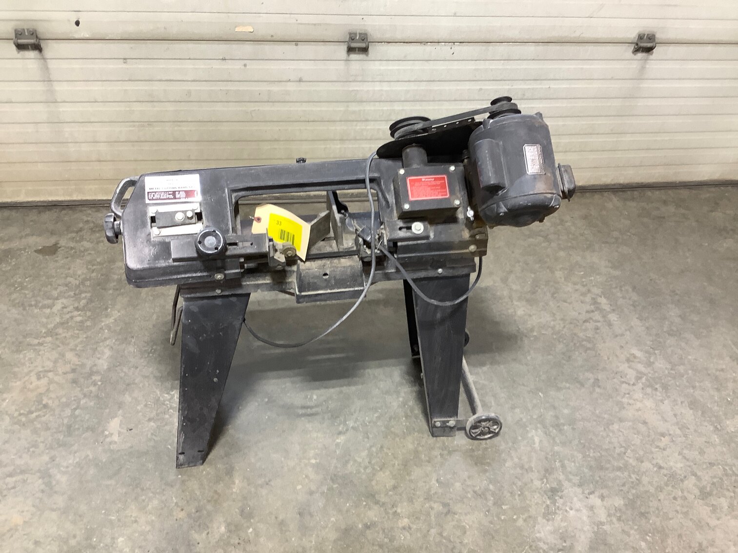 Metal cutting band saw