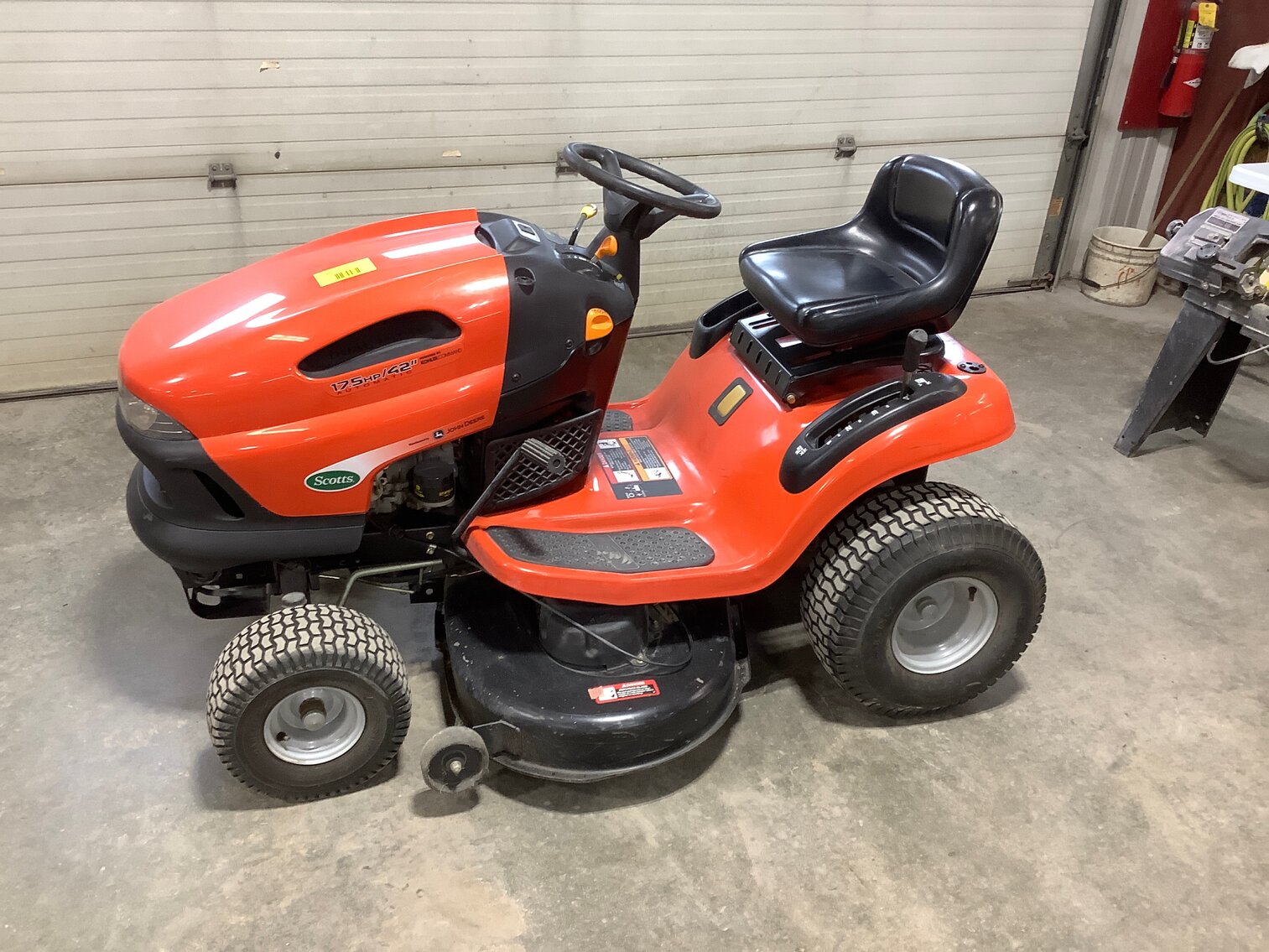 Scott’s lawn tractor by John Deere 17.5 HP 42 inch cut
