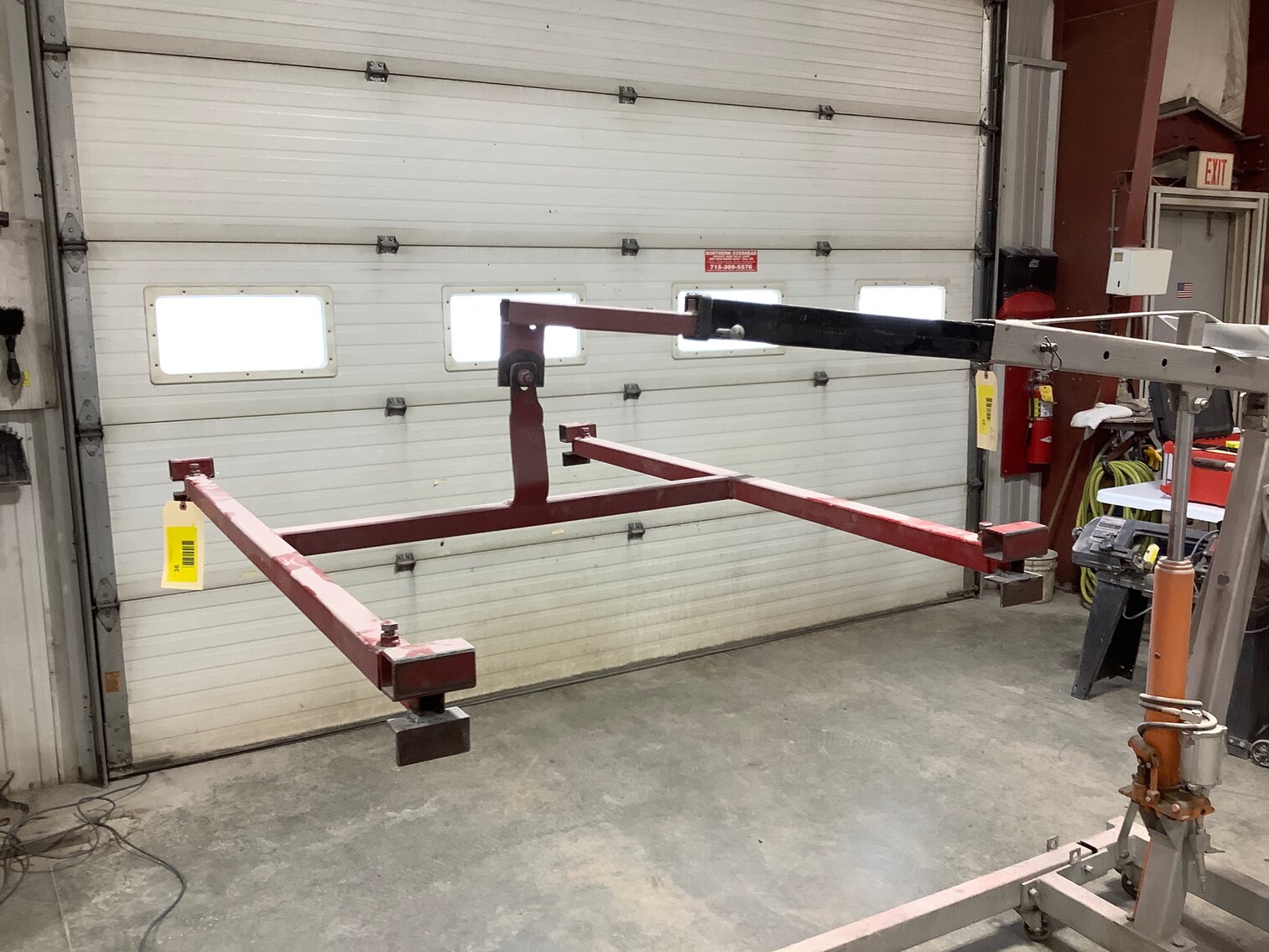 Box lifter attachment for cherry picker