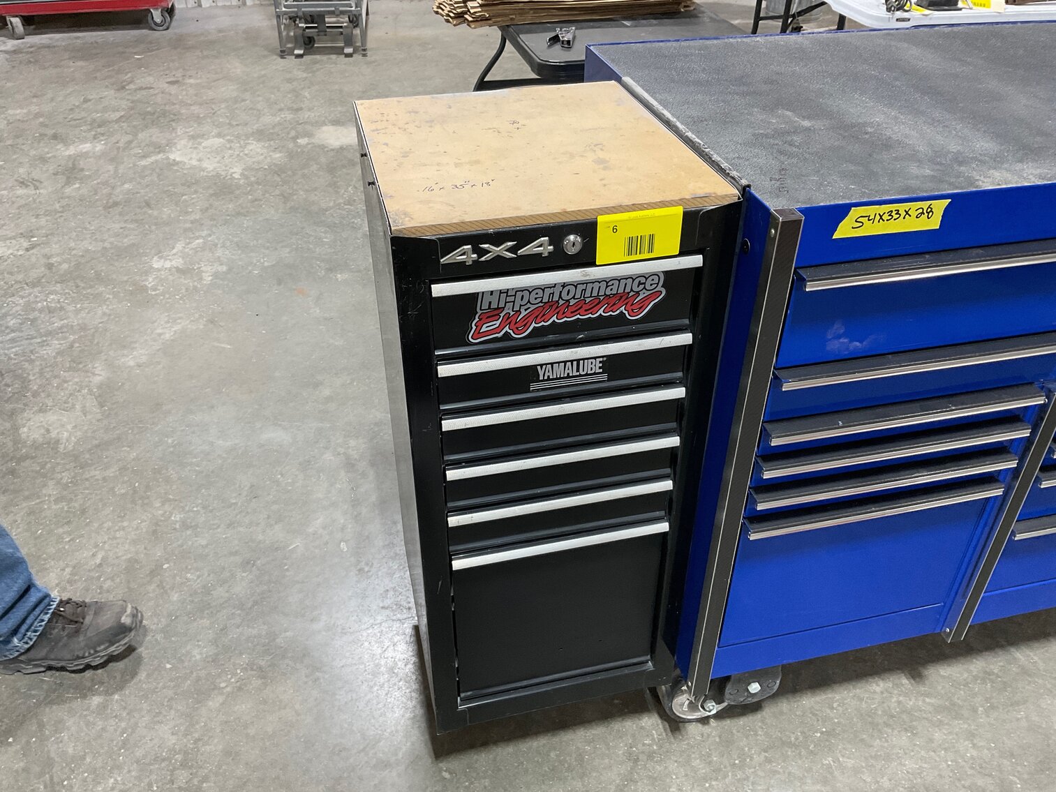 Side cabinet