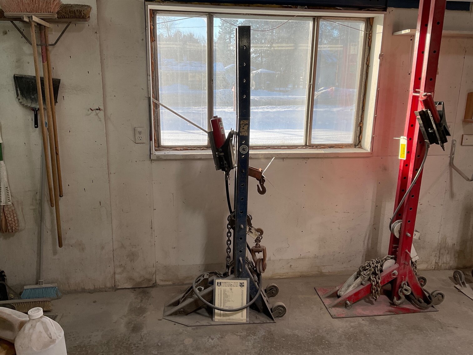 Kuhn power pole