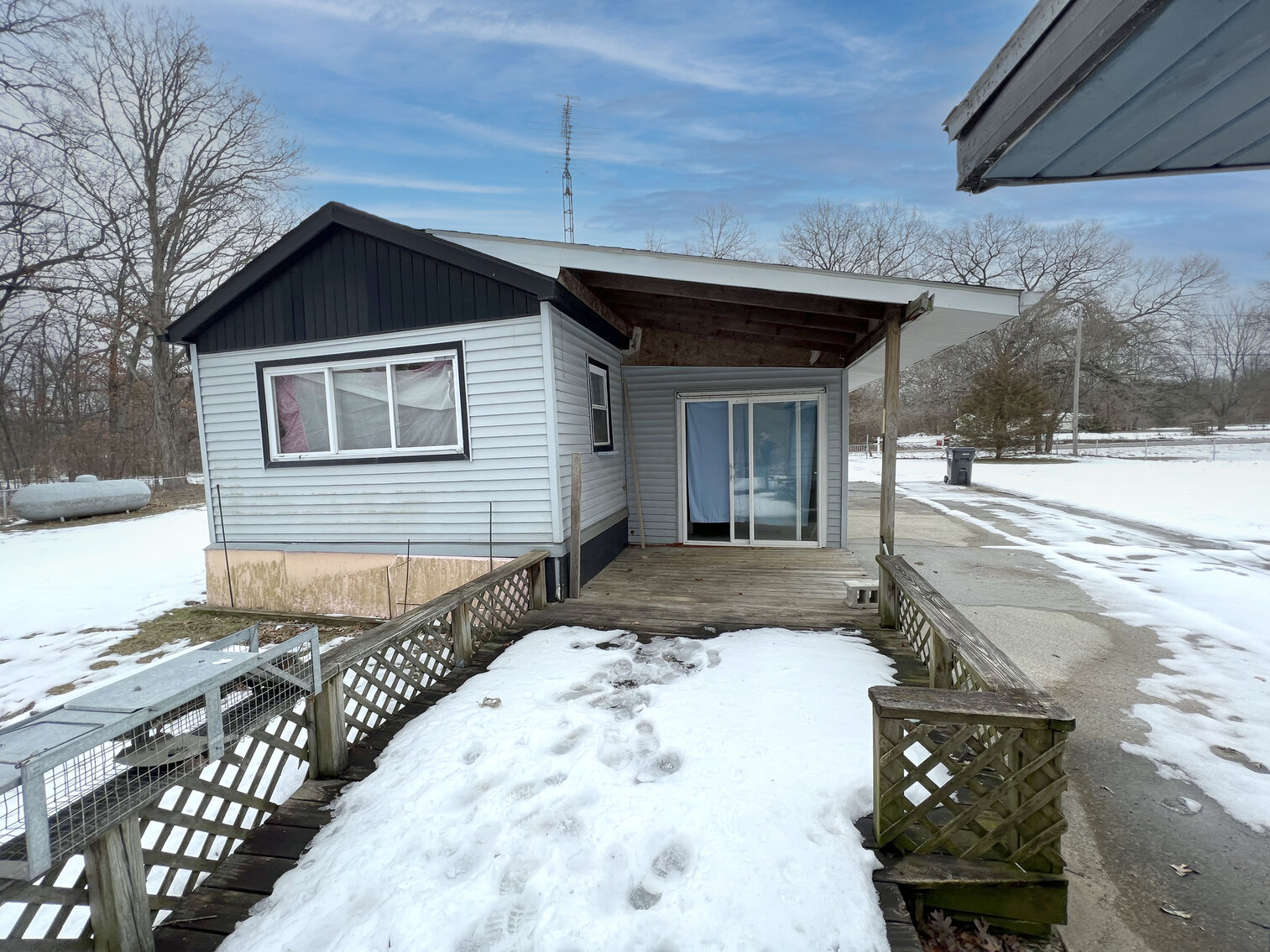 421 North Meilke Road, Holland, Ohio 43528