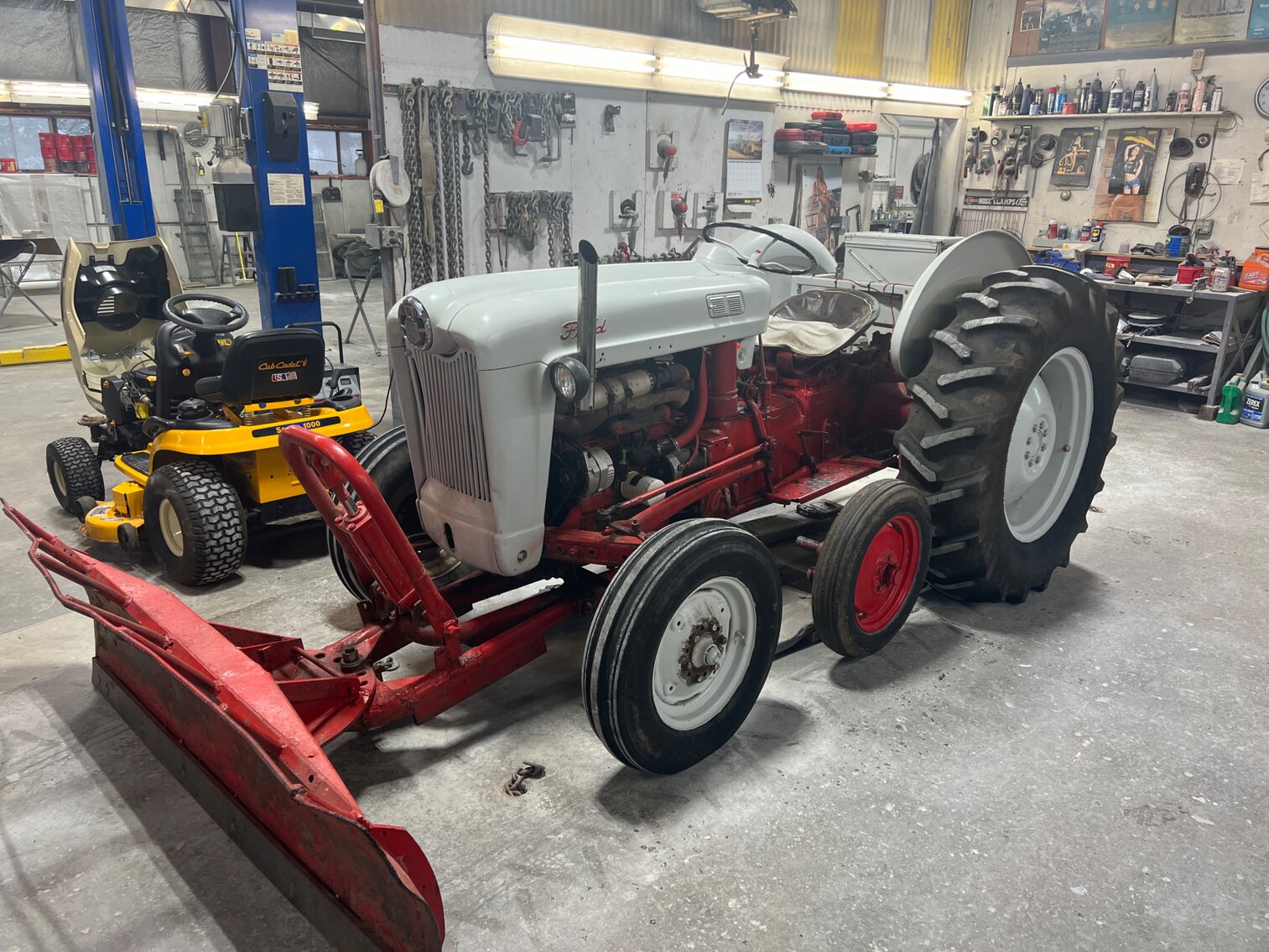 Ford 800 tractor w/ tracks and plow
