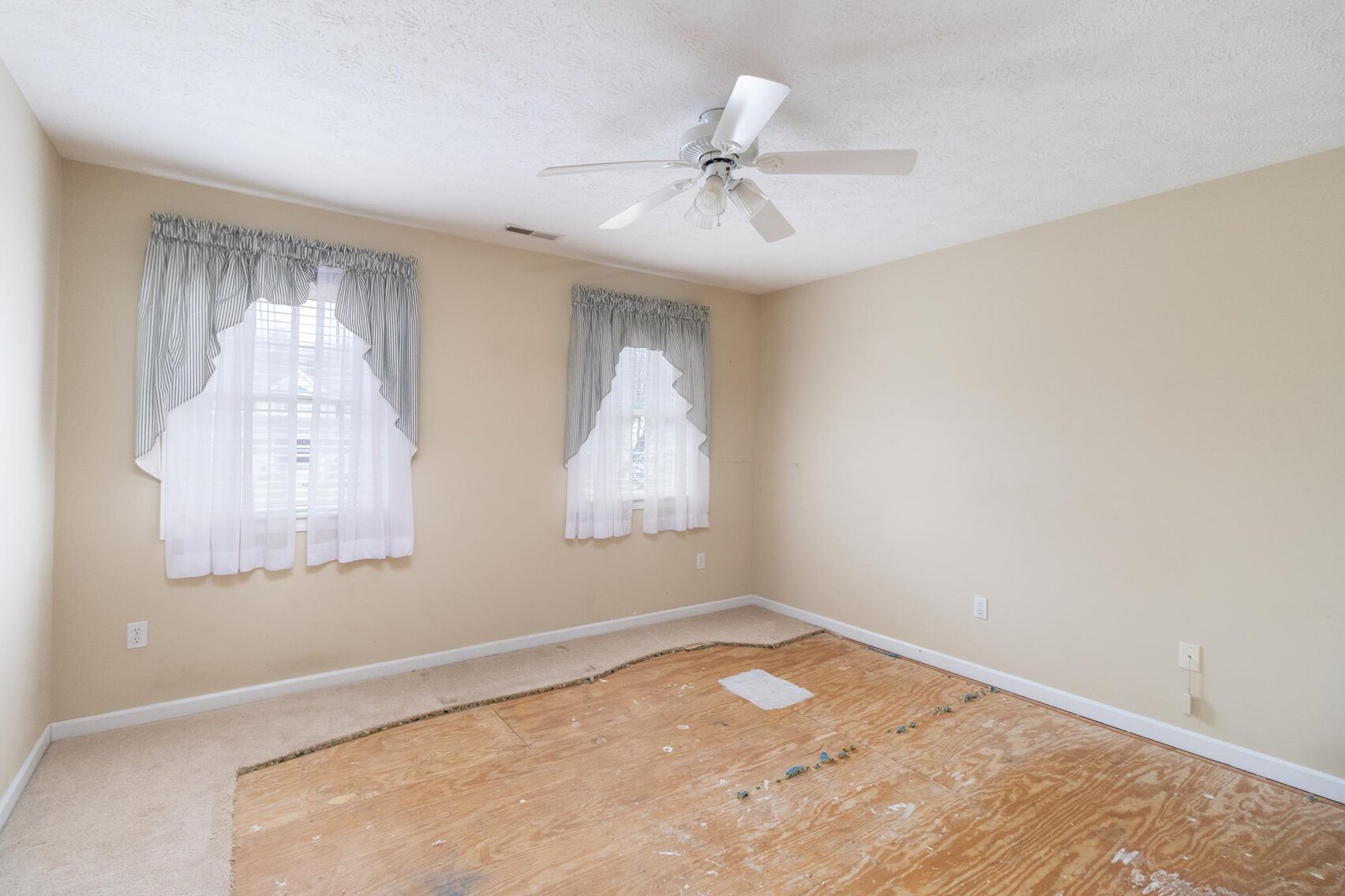 Image for SOLD $363,000 - Beautiful 4 Bedroom in the Southpointe Subdivision