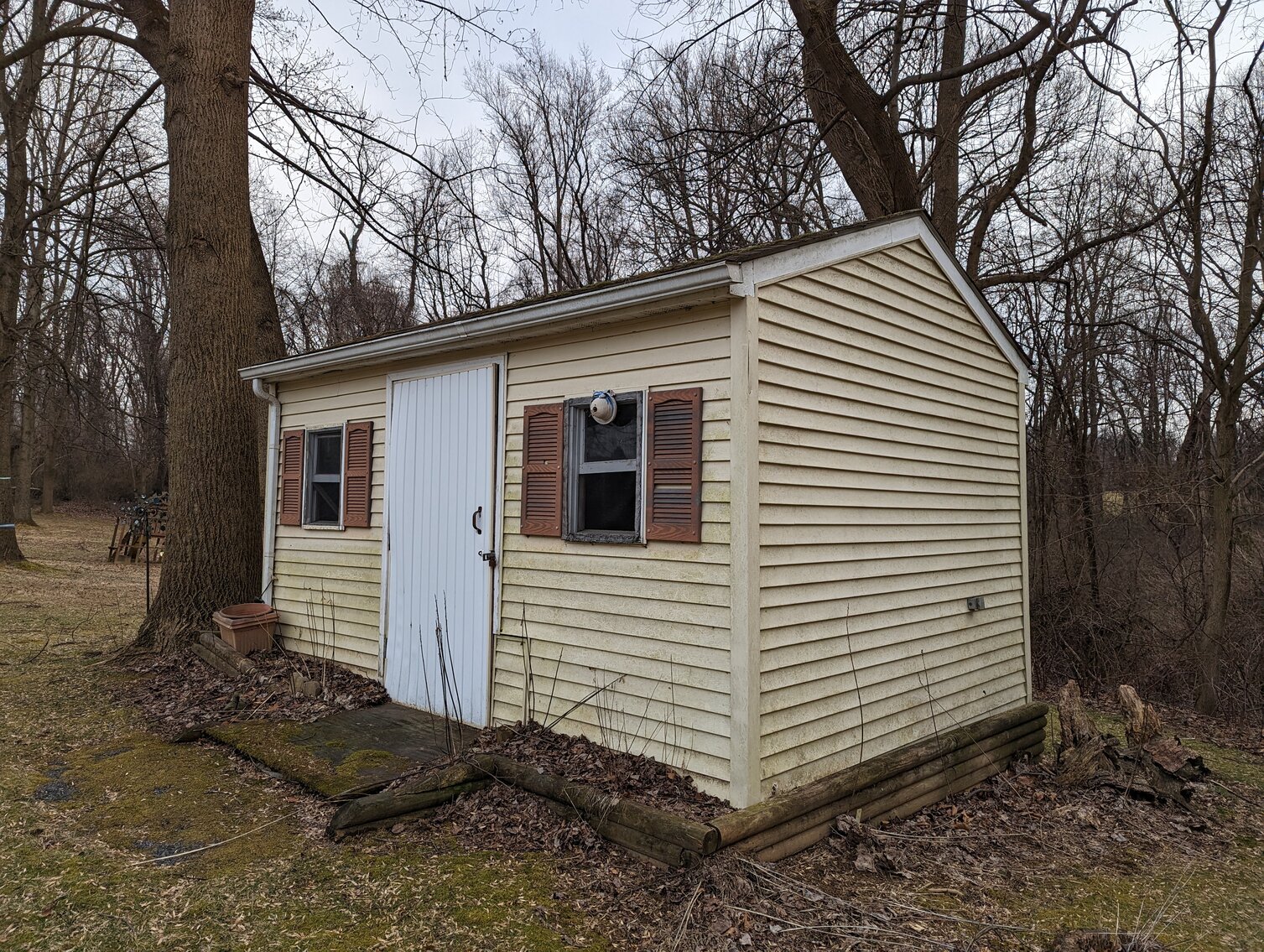 Image for CLEAN 3 BR, 2.5 BA SPLIT LEVEL HOME W/ 2-CAR SIDE LOAD GARAGE ON 2.13+/- ACRE LOT & HOUSEHOLD FURNISHINGS, FIGURINES & MISC.