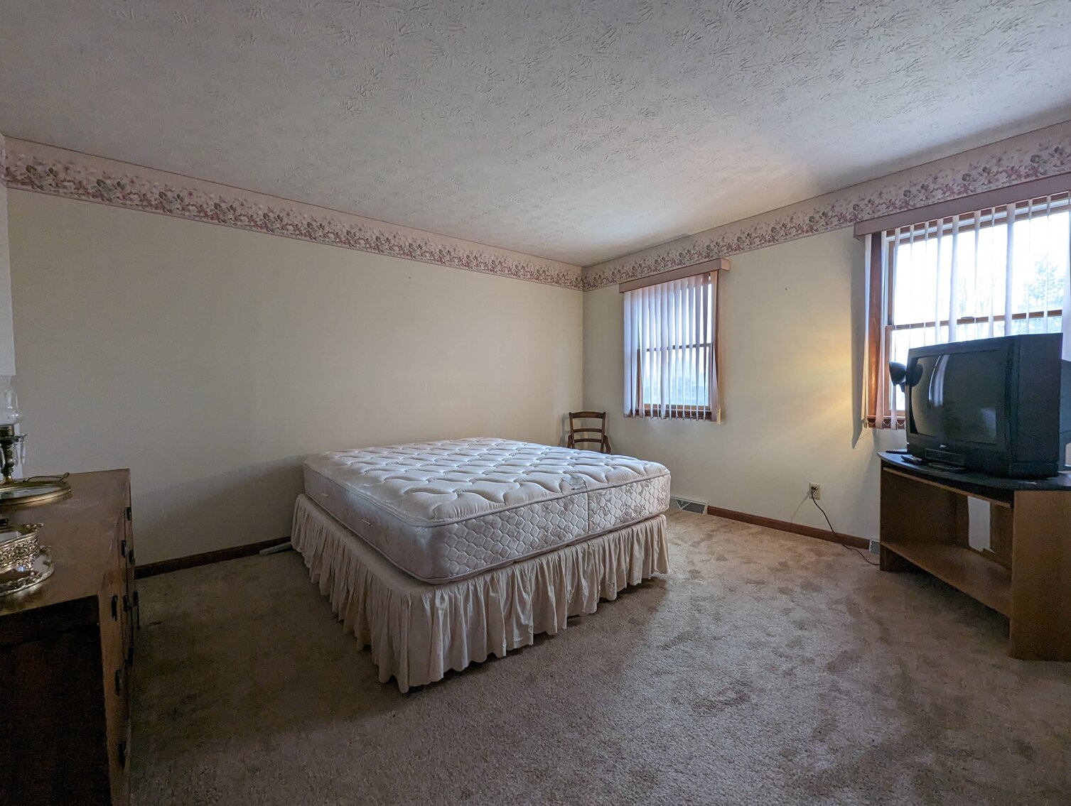 Image for CLEAN 3 BR, 2.5 BA SPLIT LEVEL HOME W/ 2-CAR SIDE LOAD GARAGE ON 2.13+/- ACRE LOT & HOUSEHOLD FURNISHINGS, FIGURINES & MISC.