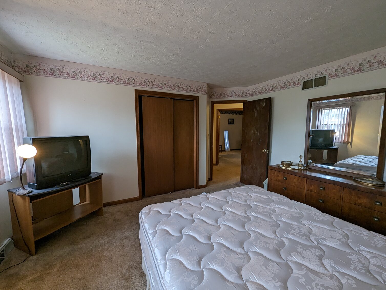 Image for CLEAN 3 BR, 2.5 BA SPLIT LEVEL HOME W/ 2-CAR SIDE LOAD GARAGE ON 2.13+/- ACRE LOT & HOUSEHOLD FURNISHINGS, FIGURINES & MISC.