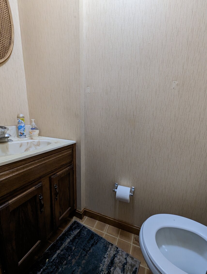 Image for CLEAN 3 BR, 2.5 BA SPLIT LEVEL HOME W/ 2-CAR SIDE LOAD GARAGE ON 2.13+/- ACRE LOT & HOUSEHOLD FURNISHINGS, FIGURINES & MISC.