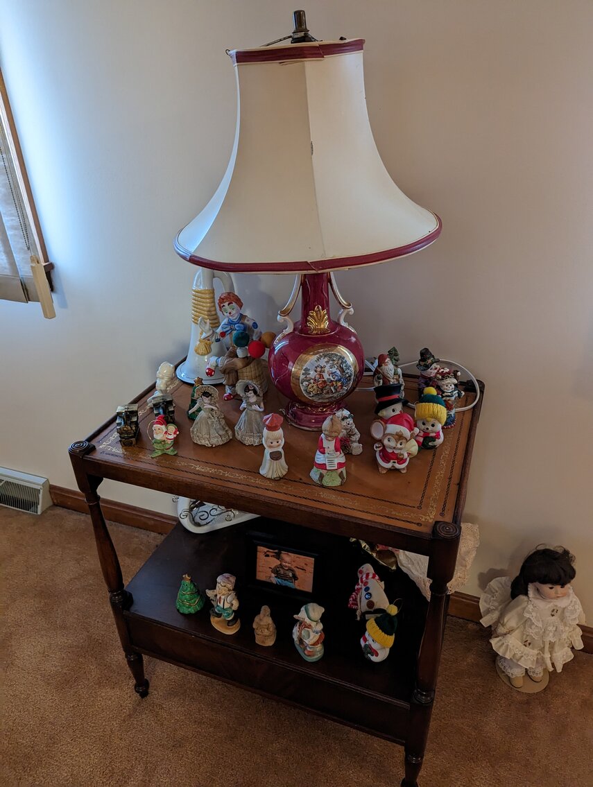 Image for CLEAN 3 BR, 2.5 BA SPLIT LEVEL HOME W/ 2-CAR SIDE LOAD GARAGE ON 2.13+/- ACRE LOT & HOUSEHOLD FURNISHINGS, FIGURINES & MISC.