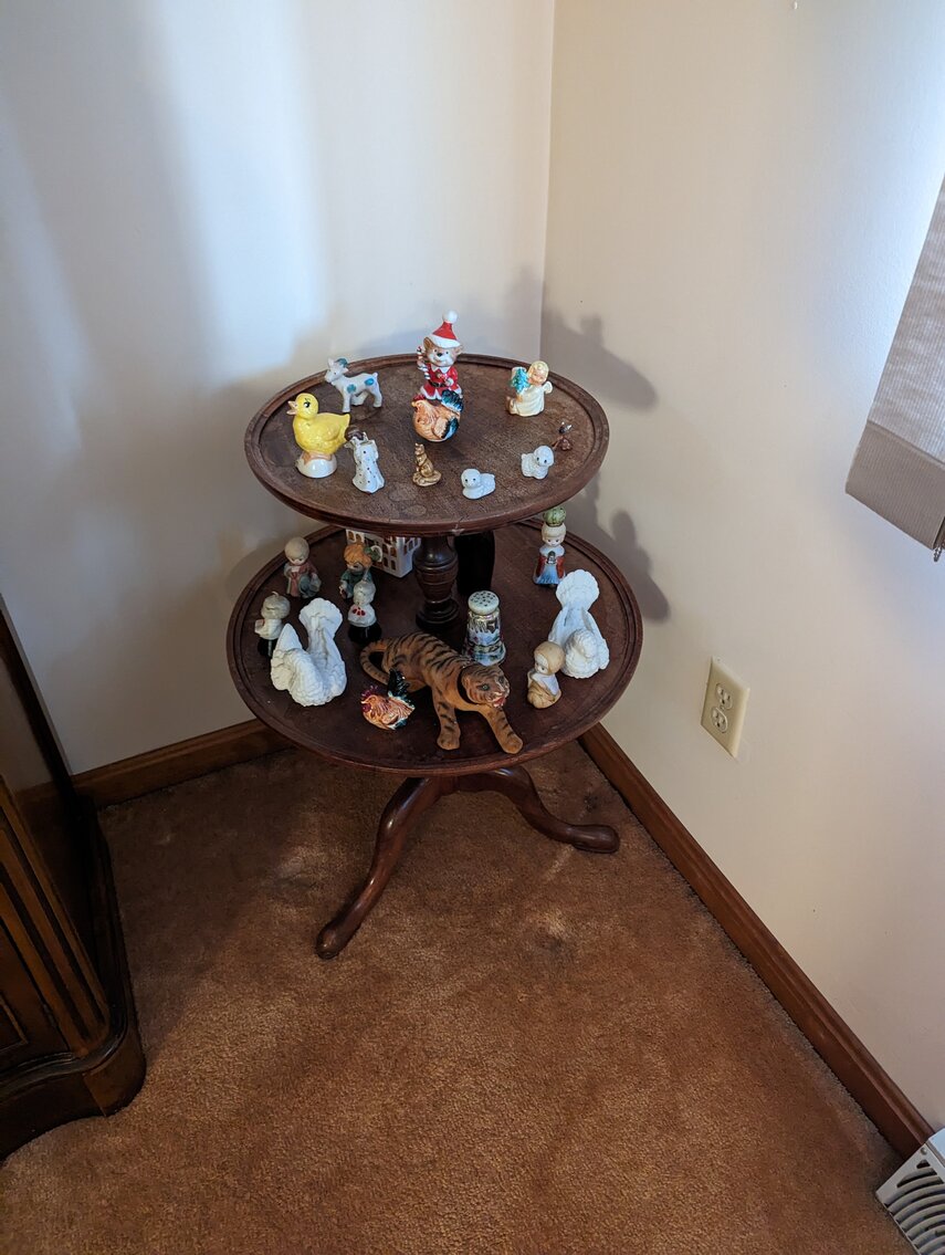 Image for CLEAN 3 BR, 2.5 BA SPLIT LEVEL HOME W/ 2-CAR SIDE LOAD GARAGE ON 2.13+/- ACRE LOT & HOUSEHOLD FURNISHINGS, FIGURINES & MISC.