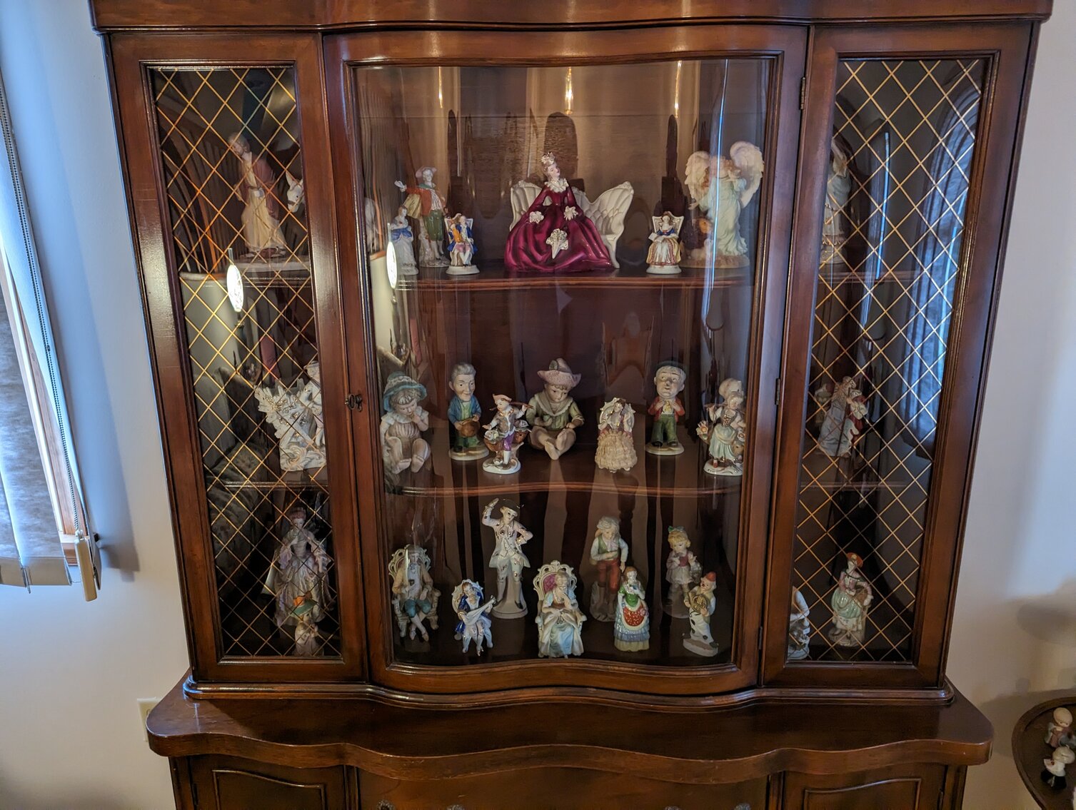 Image for CLEAN 3 BR, 2.5 BA SPLIT LEVEL HOME W/ 2-CAR SIDE LOAD GARAGE ON 2.13+/- ACRE LOT & HOUSEHOLD FURNISHINGS, FIGURINES & MISC.