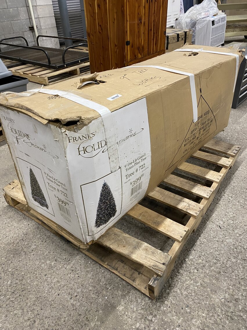 Image for Warehouse Liquidation - Mercedes Benz, Tools, Appliances, Furniture, Tile, Decor (Tracy)