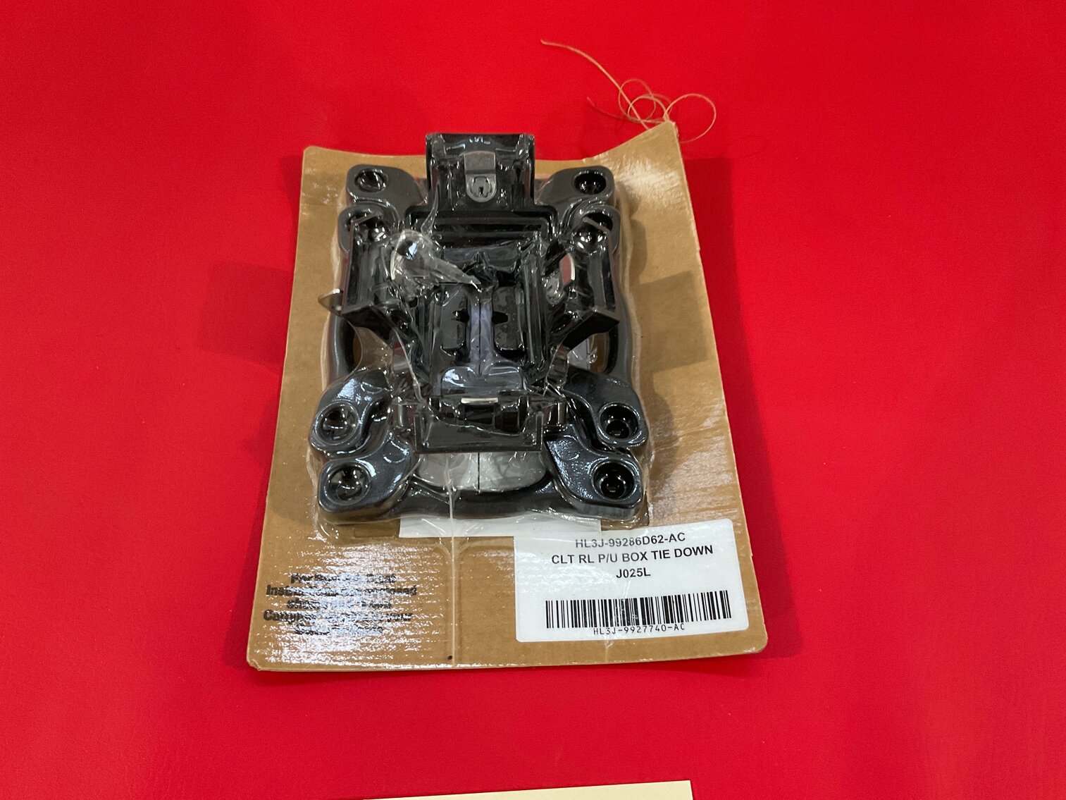 Pickup box tiedown anchors