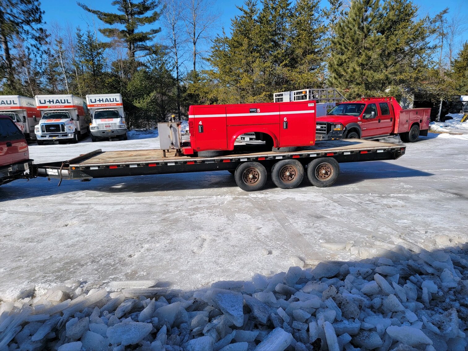 2000 Hurst 25’ tri axle trailer