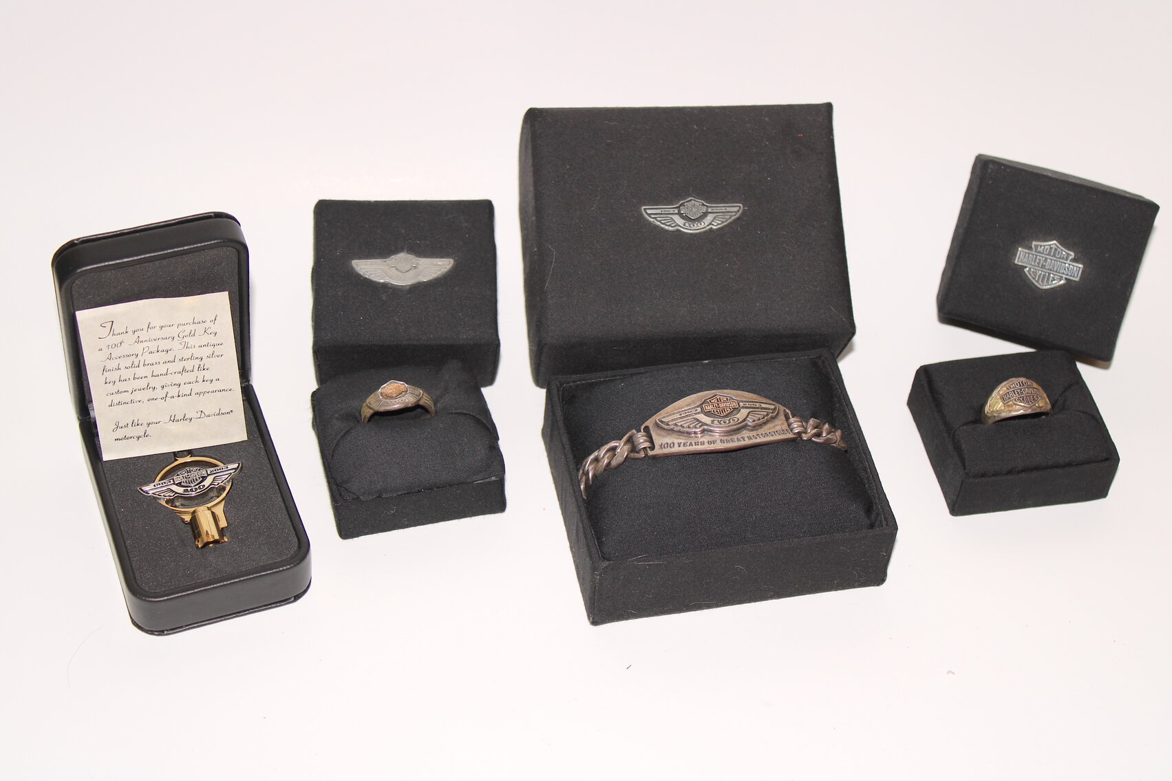 Image for FANTASTIC 2-RING LIVING ESTATE AUCTION