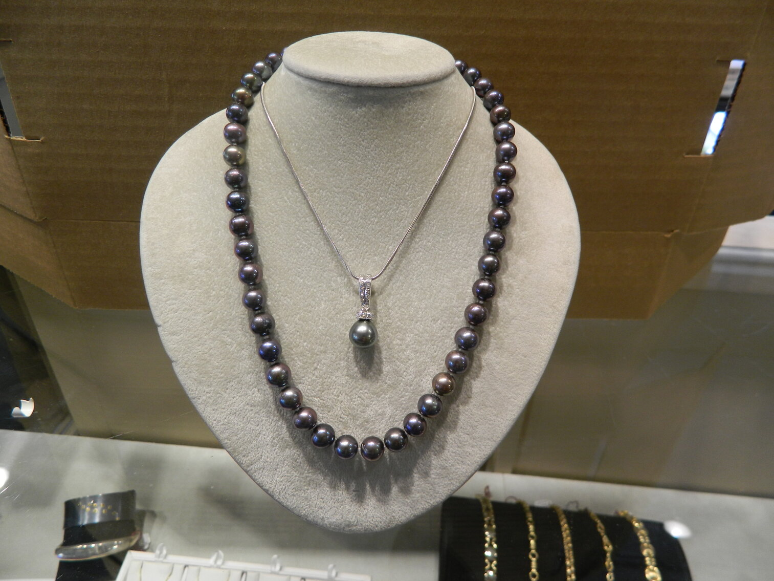 Image for PUBLIC LIQUIDATION JEWELRY STORE AUCTION