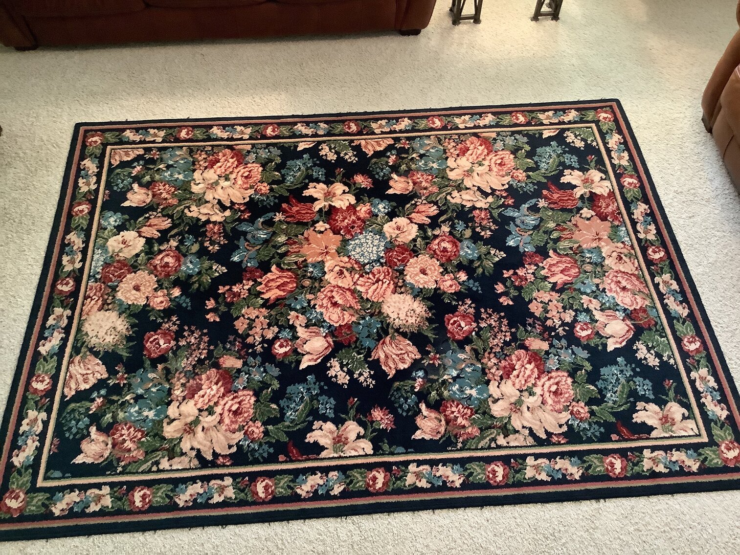 Wool Area Rug (5 x 8)