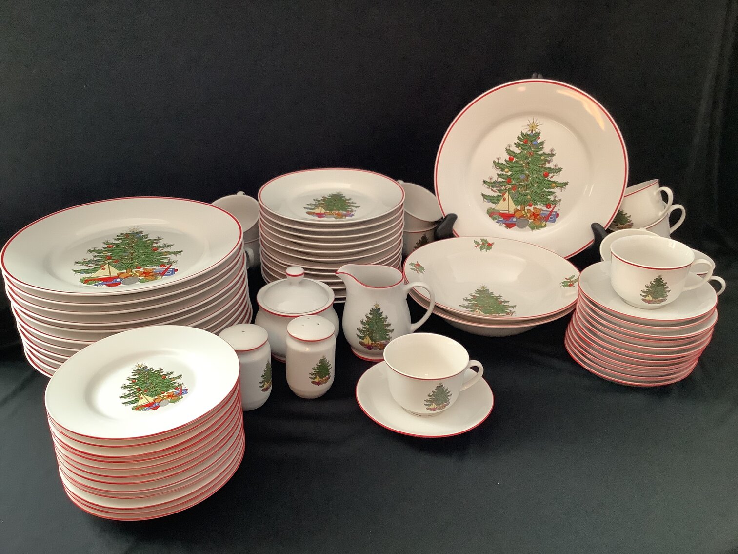 Christmas Formal Dinnerware Set