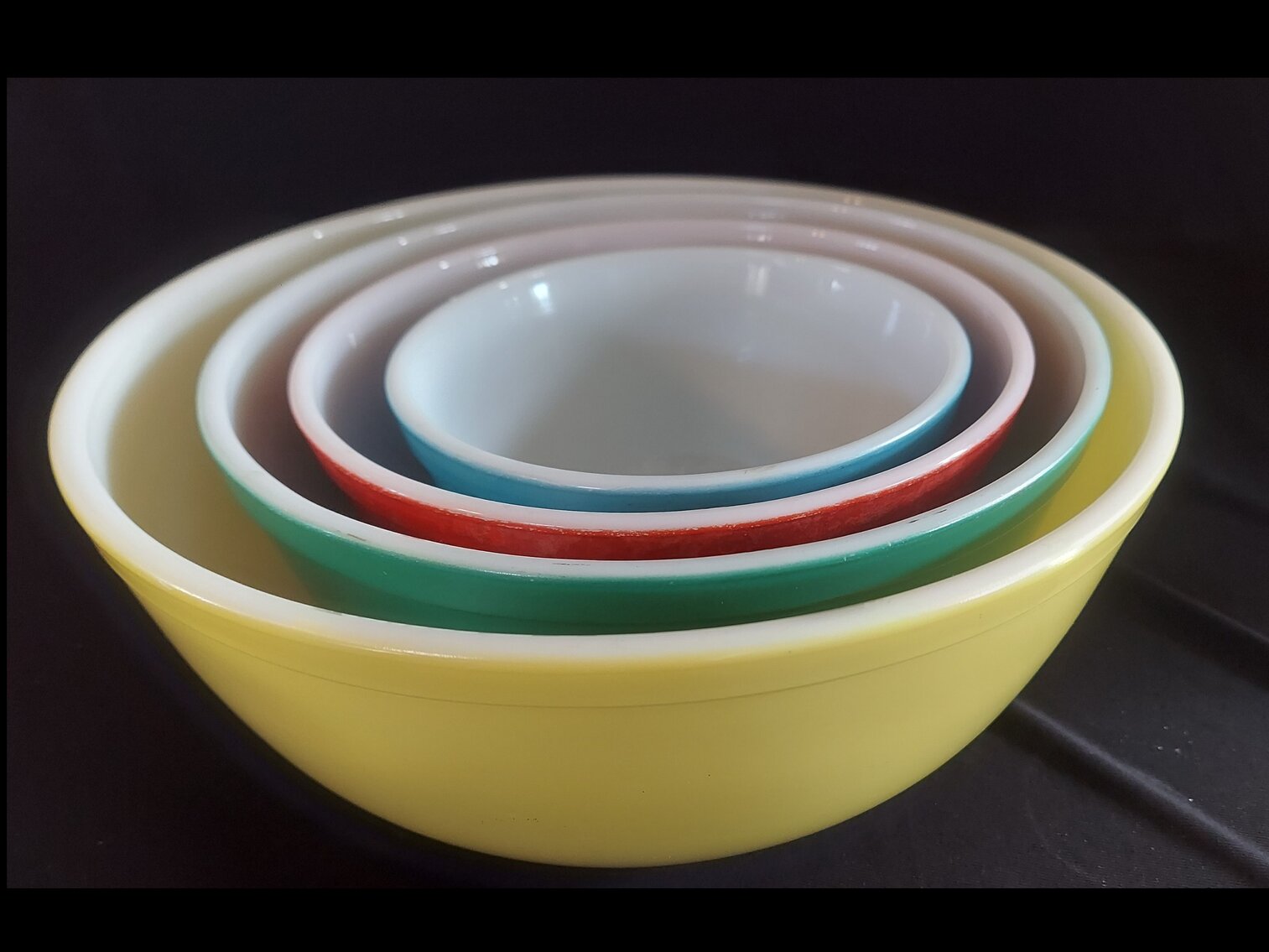 Vintage Pyrex Nesting Bowls
