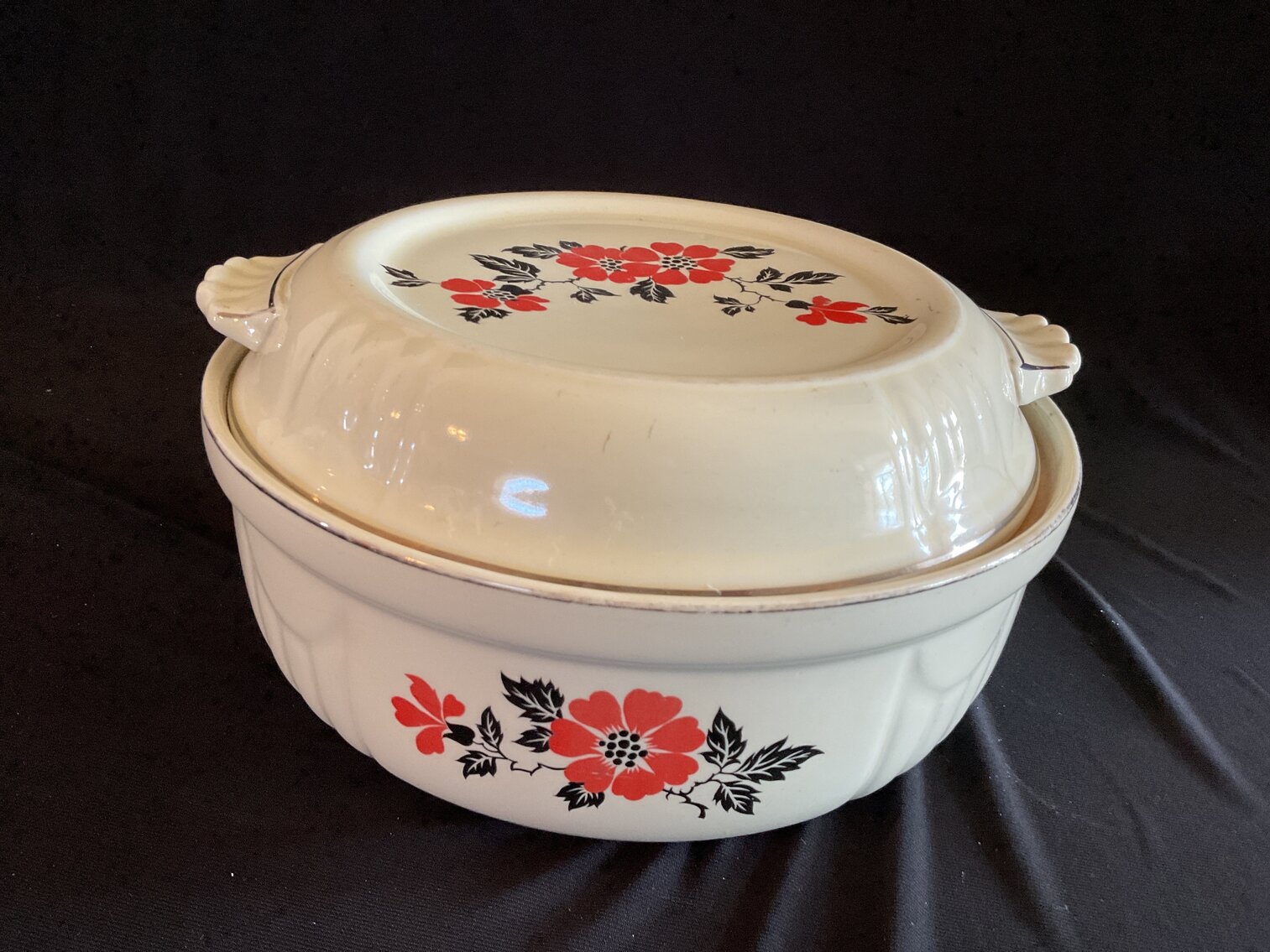 Halls Red Poppy Casserole Dish